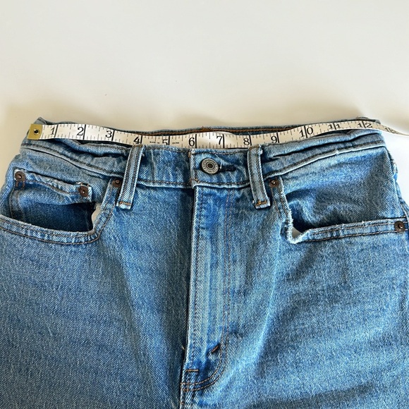 Abercrombie & Fitch High Rise Destroyed Jeans - Picture 11 of 12